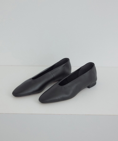 SALON adam et rope'（サロン アダム エ ロペ）の「【W S（ドゥーブル）】ソフトレザーフラットシューズ（パンプス・レディース・ブラック/ベージュ・37.5/37/36.5/36）」の7枚目の写真