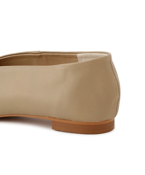 SALON adam et rope'（サロン アダム エ ロペ）の「【W S（ドゥーブル）】ソフトレザーフラットシューズ（パンプス・レディース・ブラック/ベージュ・37.5/37/36.5/36）」の22枚目の写真