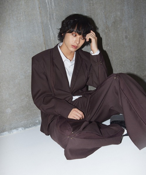 GRANCY（グランシー）の「【GRANCY】Pierced Tuck Tailored Jacket / ピアスデザインタックテーラードジャケット（テーラードジャケット・メンズ・ブラウン/ブラック・S/M/L）」の4枚目の写真