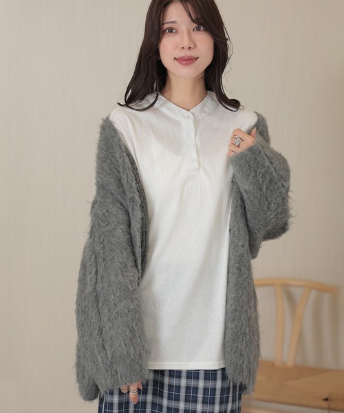 DAYRA（デイラ）の「異素材 ハーフボタン 長袖 カット トップス ヘンリーネック（Tシャツ/カットソー・レディース・ホワイト・M/XL）」の2枚目の写真