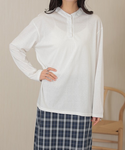 DAYRA（デイラ）の「異素材 ハーフボタン 長袖 カット トップス ヘンリーネック（Tシャツ/カットソー・レディース・ホワイト・M/XL）」の3枚目の写真