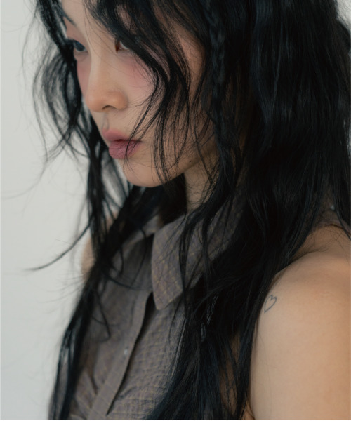 ZIZEMUSEUM（ジゼミュージアム）の「SLEEVLESS SHIRRING SHIRTS (PINK YELLOW)（シャツ/ブラウス・レディース・その他・OS）」の5枚目の写真