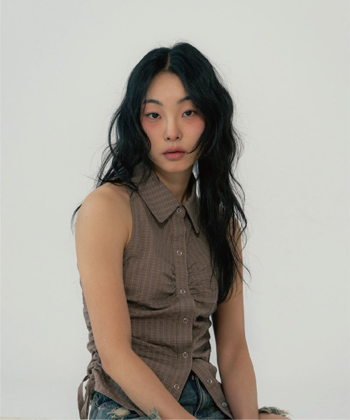 ZIZEMUSEUM（ジゼミュージアム）の「SLEEVLESS SHIRRING SHIRTS (PINK YELLOW)（シャツ/ブラウス・レディース・その他・OS）」の6枚目の写真