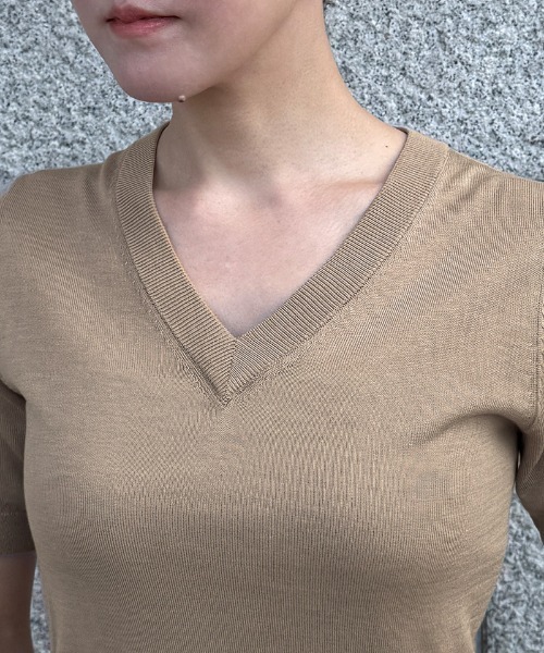 JENNE（ジェンヌ）の「シルク混シアーブルオーバー（Tシャツ/カットソー・レディース・ブラック/ベージュ/グリーン・SMALL/MEDIUM/LARGE）」の9枚目の写真