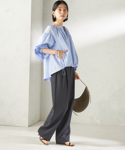 SHIPS(シップス)の「〈接触冷感 / 撥水加工〉TEXBRID(R) タフタ ギャザー 羽織 ブルゾン(ブルゾン・レディース・オフホワイト/ネイビー/ライトブルー・ONE SIZE)」の13枚目の写真