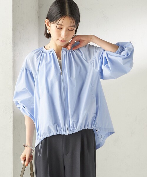 SHIPS(シップス)の「〈接触冷感 / 撥水加工〉TEXBRID(R) タフタ ギャザー 羽織 ブルゾン(ブルゾン・レディース・オフホワイト/ネイビー/ライトブルー・ONE SIZE)」の15枚目の写真