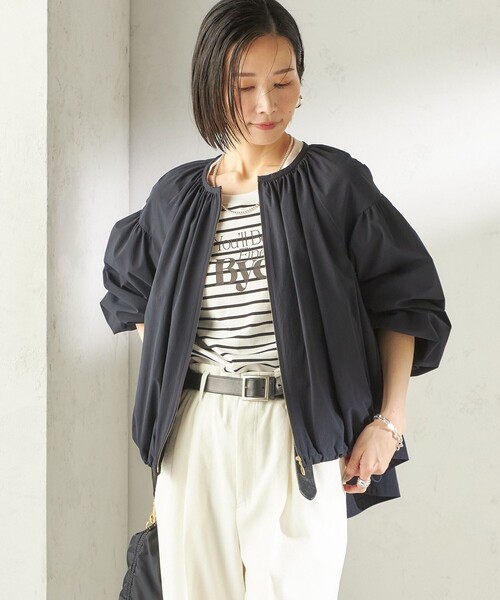 SHIPS(シップス)の「〈接触冷感 / 撥水加工〉TEXBRID(R) タフタ ギャザー 羽織 ブルゾン(ブルゾン・レディース・オフホワイト/ネイビー/ライトブルー・ONE SIZE)」の20枚目の写真