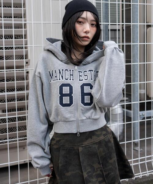 WEGO(ウィゴー)の「WEGO/【26年春新作】グラフィックショート WZIP パーカー(パーカー・レディース・ネイビー/アッシュグレー/杢グレー・FREE)」の2枚目の写真