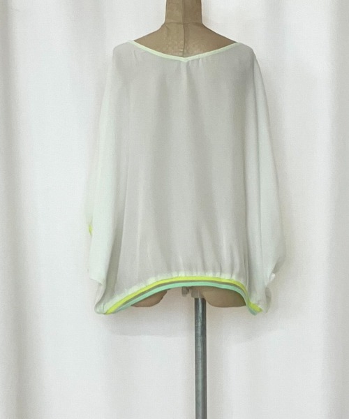 Q(キュー)の「リブヘムラインプルオーバー(シャツ/ブラウス・レディース・ブラック/アイボリー/ライトブルー・MEDIUM)」の11枚目の写真