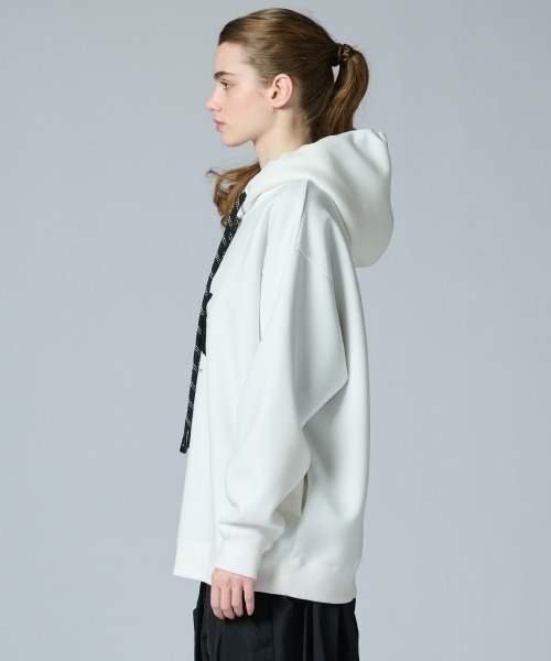 DOUBLE STANDARD CLOTHING（ダブルスタンダードクロージング）の「スター刺繍 フードパーカー(WEB限定)（Tシャツ/カットソー・レディース・ブラック/オフホワイト・FREE）」の5枚目の写真