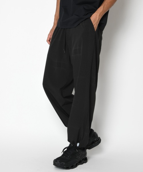 SUPERTHANKS(スーパーサンクス)の「【速乾生、清涼感素材】オリジナルプリントイージーパンツTechnical easy pants(その他パンツ・メンズ・ブラック系その他/その他/ブラック・L/M/S)」の2枚目の写真