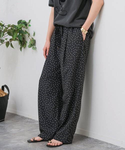 Spick & Span（スピックアンドスパン）の「《WEB限定 / 追加》ドットプリントイージーストレートパンツ（その他パンツ・レディース・マルチ・38/36）」の17枚目の写真