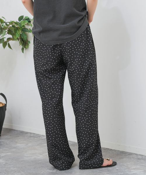 Spick & Span（スピックアンドスパン）の「《WEB限定 / 追加》ドットプリントイージーストレートパンツ（その他パンツ・レディース・マルチ・38/36）」の16枚目の写真