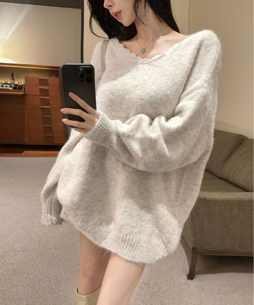 kirakiraShop(キラキラショップ)の「バックリボン Vネック ニット トップス(ニット/セーター・レディース・グレー/ブラック/アイボリー/レッド・FREE)」の3枚目の写真