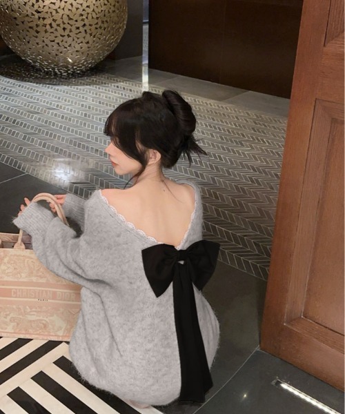 kirakiraShop(キラキラショップ)の「バックリボン Vネック ニット トップス(ニット/セーター・レディース・グレー/ブラック/アイボリー/レッド・FREE)」の14枚目の写真