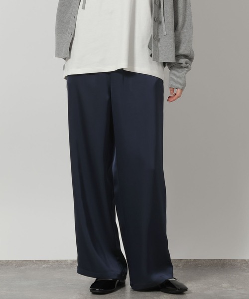 LAKOLE(ラコレ)の「サテンイージーパンツ / 658138(その他パンツ・レディース・グレー/ライトベージュ/ネイビー・FREE)」の1枚目の写真