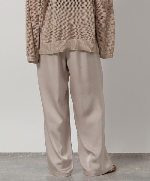 LAKOLE(ラコレ)の「サテンイージーパンツ / 658138(その他パンツ・レディース・グレー/ライトベージュ/ネイビー・FREE)」の18枚目の写真