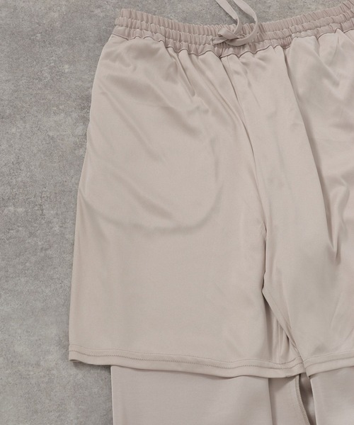 LAKOLE(ラコレ)の「サテンイージーパンツ / 658138(その他パンツ・レディース・グレー/ライトベージュ/ネイビー・FREE)」の6枚目の写真