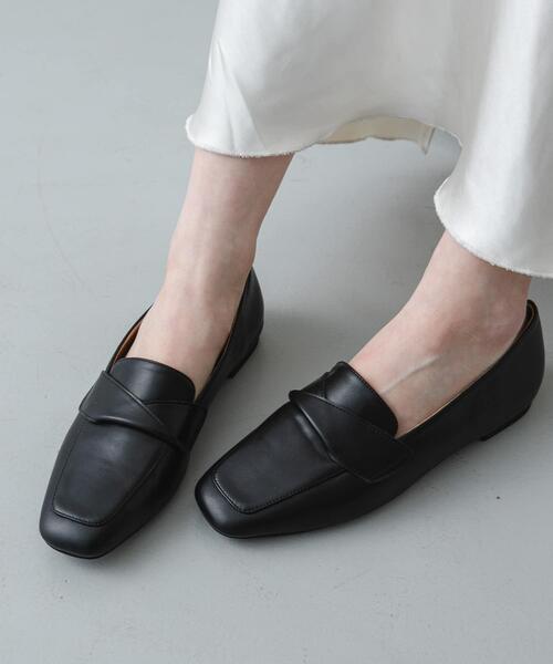 SENSE OF PLACE by URBAN RESEARCH（センスオブプレイスバイアーバンリサーチ）の「クロスベルトローファーパンプス（ローファー・レディース・モカ/ブラック/ライトベージュ・SMALL/MEDIUM/LARGE）」の5枚目の写真