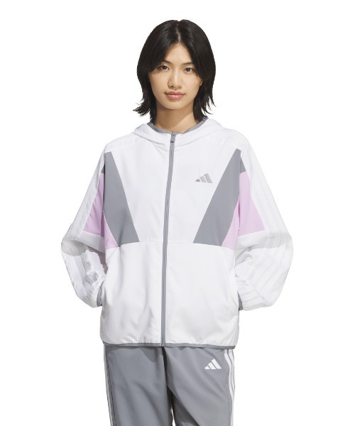 adidas(アディダス)の「アディダス adidas TEAMS ルーズフィット クロス ジャケット(ジャージ・レディース・オフホワイト/ブラック/ネイビー・S/M/L/XL)」の2枚目の写真
