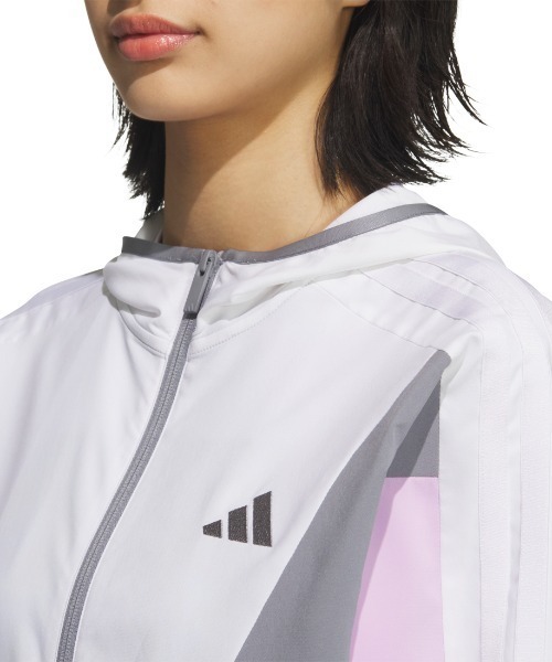 adidas(アディダス)の「アディダス adidas TEAMS ルーズフィット クロス ジャケット(ジャージ・レディース・オフホワイト/ブラック/ネイビー・S/M/L/XL)」の9枚目の写真