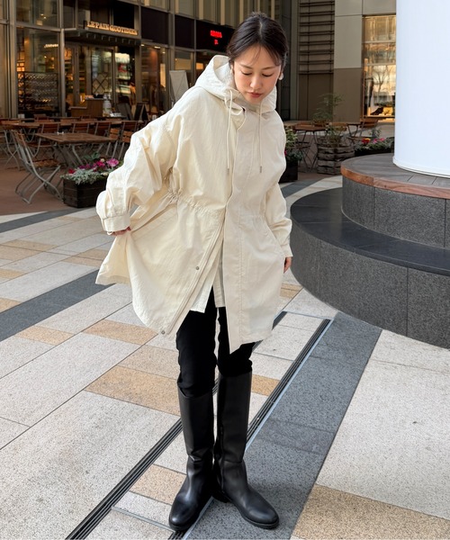 FMiBL(ファミル)の「ナイロンミディマウンテンパーカー / 体型カバー ミディ丈 軽アウター 春アウター(マウンテンパーカー・レディース・オフホワイト/ブラック・FREE)」の21枚目の写真