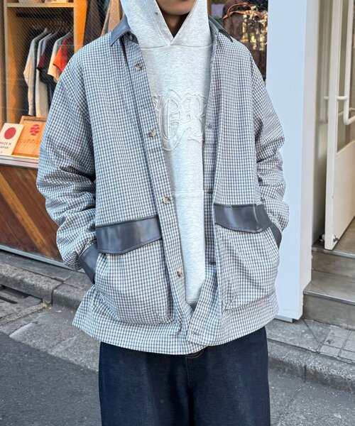 CIAOPANIC(チャオパニック)の「レザー襟切り替えストライプシャツジャケット(テーラードジャケット・レディース・サックスブルー/グレー・MEDIUM/LARGE)」の2枚目の写真