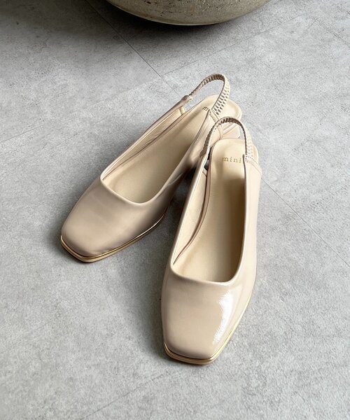 un dix cors（アンディコール）の「バックバンドスクエアパンプス（ブーツ・レディース・シルバー/ブラック/ベージュ・MEDIUM/LARGE）」の2枚目の写真