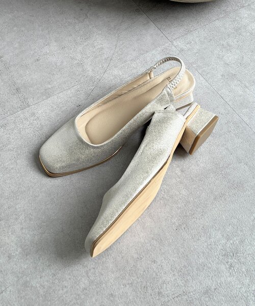 un dix cors（アンディコール）の「バックバンドスクエアパンプス（ブーツ・レディース・シルバー/ブラック/ベージュ・MEDIUM/LARGE）」の18枚目の写真