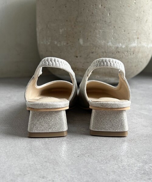 un dix cors（アンディコール）の「バックバンドスクエアパンプス（ブーツ・レディース・シルバー/ブラック/ベージュ・MEDIUM/LARGE）」の21枚目の写真
