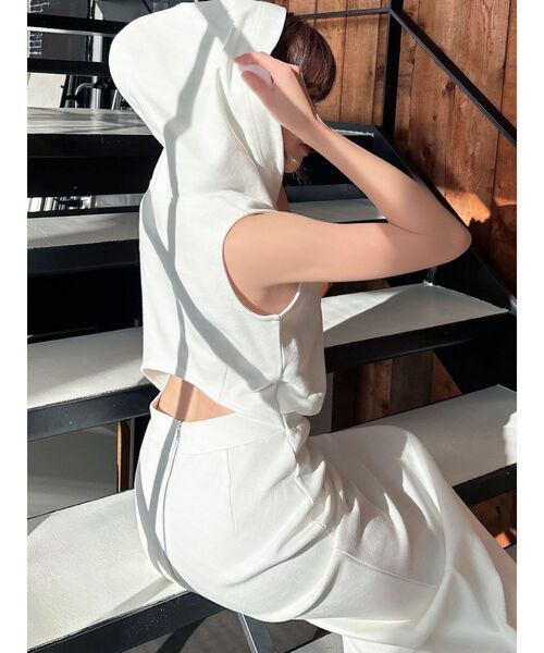 RESEXXY(リゼクシー)の「スウェットフーディワンピース(ワンピース・レディース・ブラック/ホワイト/グレー・FREE)」の4枚目の写真