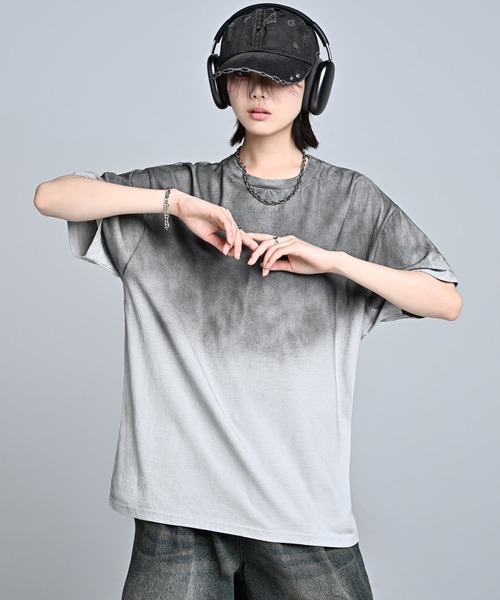ADRER（アドラー）の「Fade / Gradation Oversize Tee ／ フェード / グラデーション オーバーサイズT（Tシャツ/カットソー・メンズ・グレー系1/ブラック系1/ライトグレー系1/ブラック系2・L/M/S/XS）」の11枚目の写真