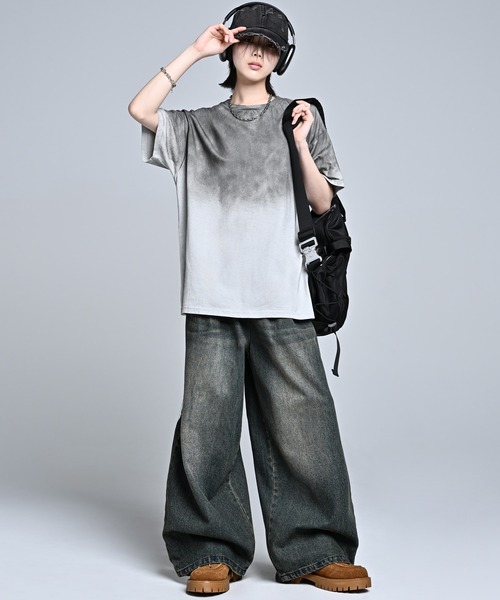ADRER（アドラー）の「Fade / Gradation Oversize Tee ／ フェード / グラデーション オーバーサイズT（Tシャツ/カットソー・メンズ・グレー系1/ブラック系1/ライトグレー系1/ブラック系2・L/M/S/XS）」の13枚目の写真