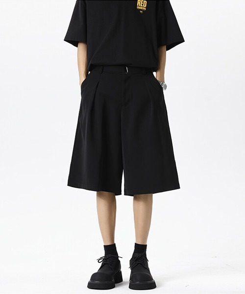 Ressaca(レサーカ)の「ルーズシルエットタックワイドスラックスショートパンツ(スラックス・メンズ・ブラック・M/L)」の2枚目の写真