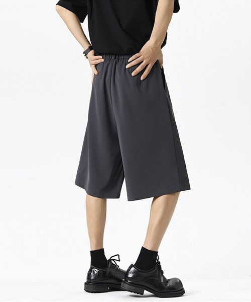 Ressaca(レサーカ)の「ルーズシルエットタックワイドスラックスショートパンツ(スラックス・メンズ・ブラック・M/L)」の11枚目の写真
