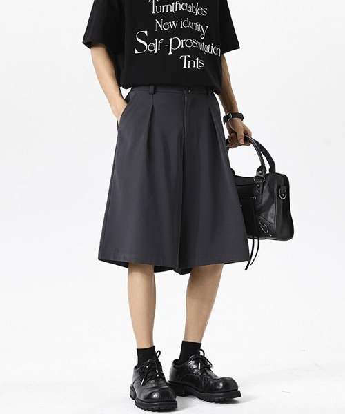 Ressaca(レサーカ)の「ルーズシルエットタックワイドスラックスショートパンツ(スラックス・メンズ・ブラック・M/L)」の7枚目の写真