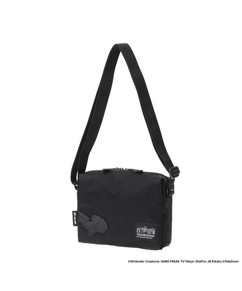 Manhattan Portage BLACK LABEL(マンハッタンポーテージ ブラックレーベル)の「WOOSTER SHOULDER BAG VER 2 TWL POKEMON(ショルダーバッグ・メンズ・ブラック・X-SMALL)」の1枚目の写真