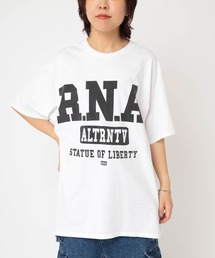RNA（アールエヌエー）の「M2678 RNAロゴプリントTEE（Tシャツ/カットソー）」