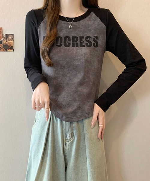 2ly2(トゥーリートゥー)の「ロゴプリント ラグランTシャツ(Tシャツ/カットソー・レディース・ベージュ/カーキ/グレー・FREE)」の12枚目の写真