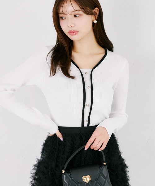 tocco closet(トッコ クローゼット)の「【ZOZO限定】フロントオープンライクバイカラーリブニットトップス(ニット/セーター・レディース・ネイビー×ホワイト/ホワイト×ブラック・M)」の1枚目の写真
