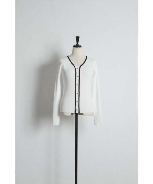 tocco closet(トッコ クローゼット)の「【ZOZO限定】フロントオープンライクバイカラーリブニットトップス(ニット/セーター・レディース・ネイビー×ホワイト/ホワイト×ブラック・M)」の19枚目の写真