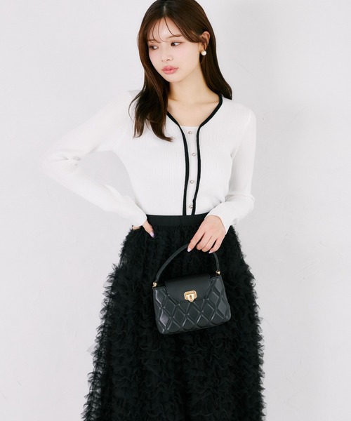 tocco closet(トッコ クローゼット)の「【ZOZO限定】フロントオープンライクバイカラーリブニットトップス(ニット/セーター・レディース・ネイビー×ホワイト/ホワイト×ブラック・M)」の5枚目の写真