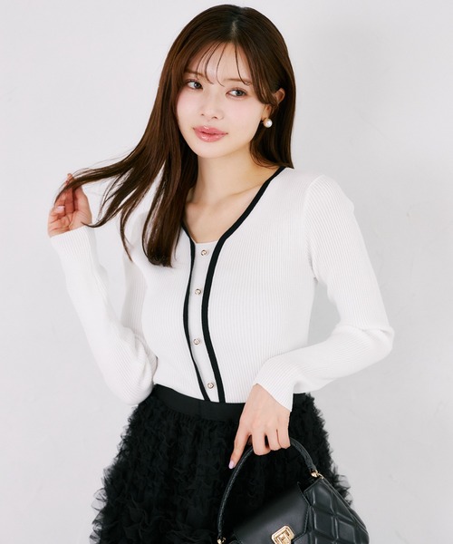 tocco closet(トッコ クローゼット)の「【ZOZO限定】フロントオープンライクバイカラーリブニットトップス(ニット/セーター・レディース・ネイビー×ホワイト/ホワイト×ブラック・M)」の6枚目の写真
