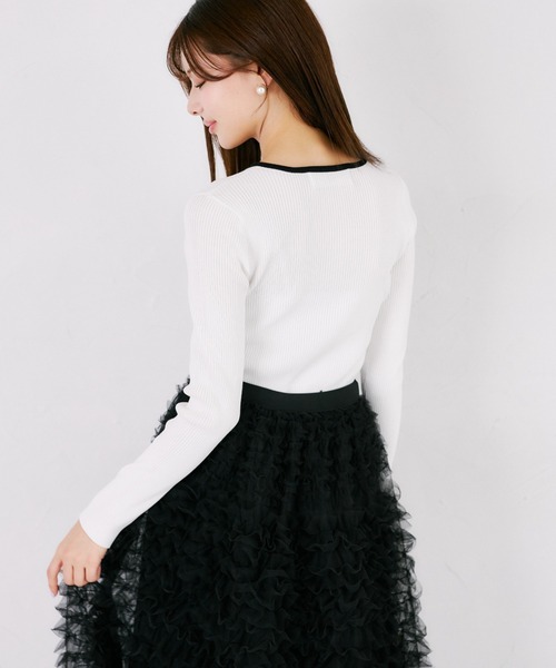 tocco closet(トッコ クローゼット)の「【ZOZO限定】フロントオープンライクバイカラーリブニットトップス(ニット/セーター・レディース・ネイビー×ホワイト/ホワイト×ブラック・M)」の9枚目の写真