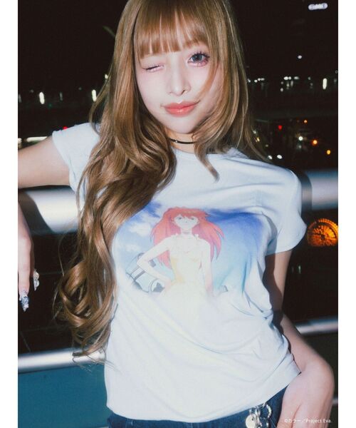 CALNAMUR（カルナムール）の「【新世紀エヴァンゲリオンコラボ】レイ アスカ 儚げTシャツ（Tシャツ/カットソー・レディース・ホワイト/ライトブルー・FREE）」の2枚目の写真