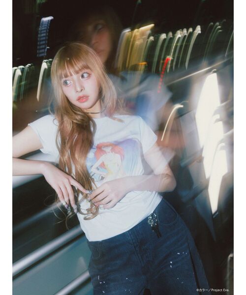 CALNAMUR（カルナムール）の「【新世紀エヴァンゲリオンコラボ】レイ アスカ 儚げTシャツ（Tシャツ/カットソー・レディース・ホワイト/ライトブルー・FREE）」の4枚目の写真