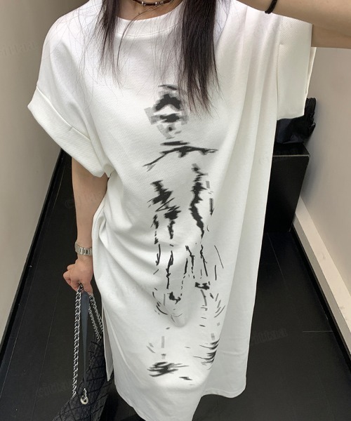 Dalfwin（ダールフィン）の「韓国ファッション Phantomプリントフレンチスリーブロング丈ワンピース（ワンピース・レディース・ホワイト・FREE）」の7枚目の写真