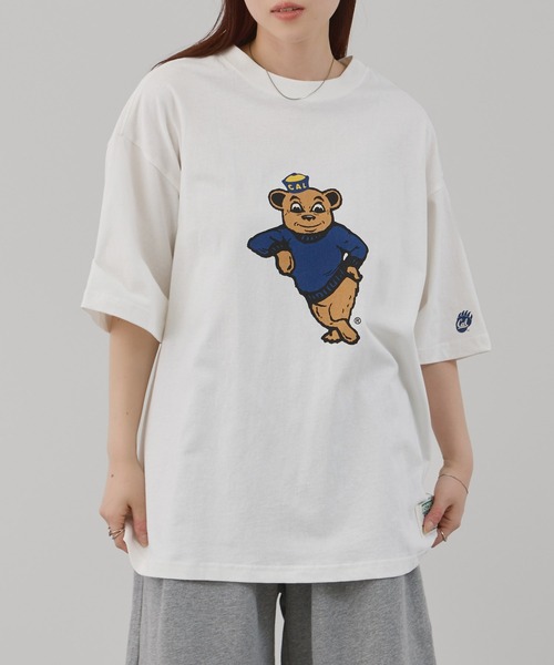 DISCUS(ディスカス)の「【DISCUS】アソートグラフィックプリント クルーネック半袖Tシャツ(Tシャツ/カットソー・レディース・ブラック/ホワイト系その他3/ブラック系1/ホワイト系その他/スミクロ/ホワイト系その他2/ネイビー/ホワイト・M/L)」の4枚目の写真