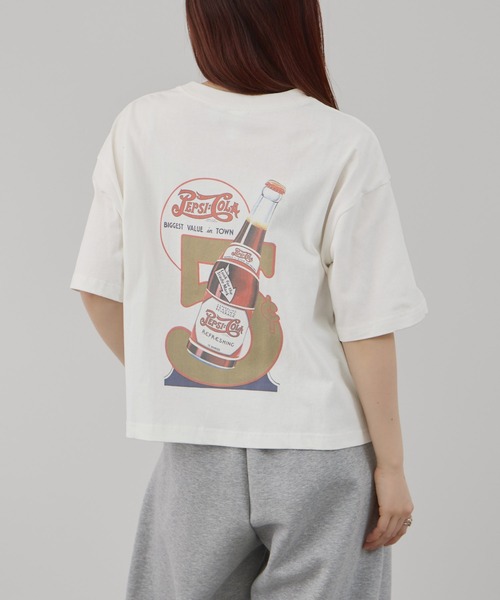DISCUS(ディスカス)の「【DISCUS】アソートグラフィックプリント クルーネック半袖Tシャツ(Tシャツ/カットソー・レディース・ブラック/ホワイト系その他3/ブラック系1/ホワイト系その他/スミクロ/ホワイト系その他2/ネイビー/ホワイト・M/L)」の10枚目の写真