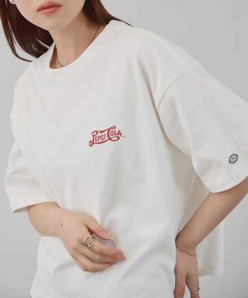 DISCUS(ディスカス)の「【DISCUS】アソートグラフィックプリント クルーネック半袖Tシャツ(Tシャツ/カットソー・レディース・ブラック/ホワイト系その他3/ブラック系1/ホワイト系その他/スミクロ/ホワイト系その他2/ネイビー/ホワイト・M/L)」の11枚目の写真